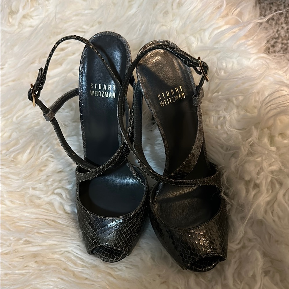 Stuart Weitzman snake print heel size 7.5